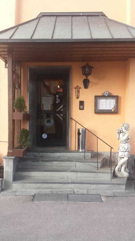 Hotel Restaurant Platamon フォイヒトヴァンゲン エクステリア 写真