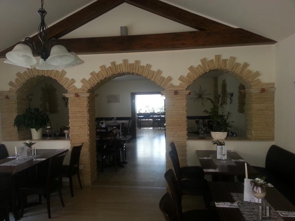Hotel Restaurant Platamon フォイヒトヴァンゲン エクステリア 写真